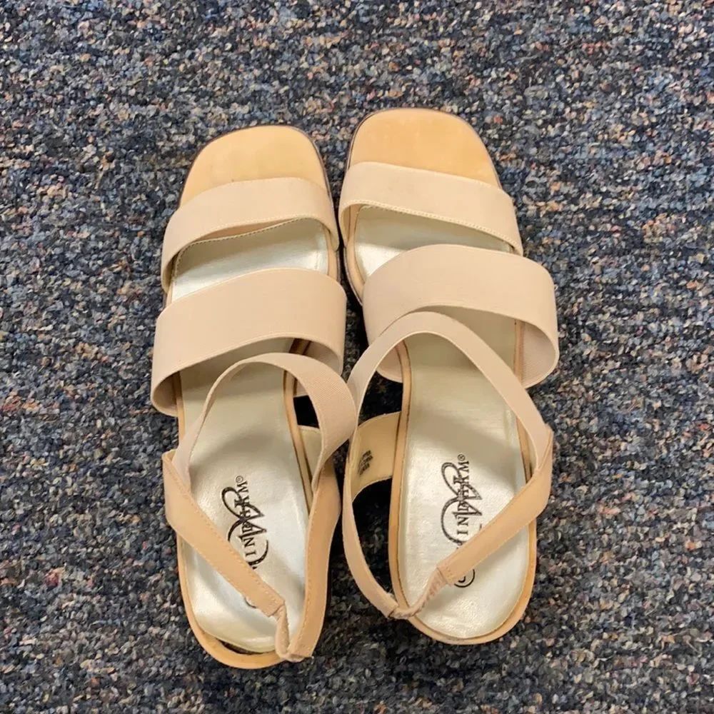 Tan shoes sz. 9